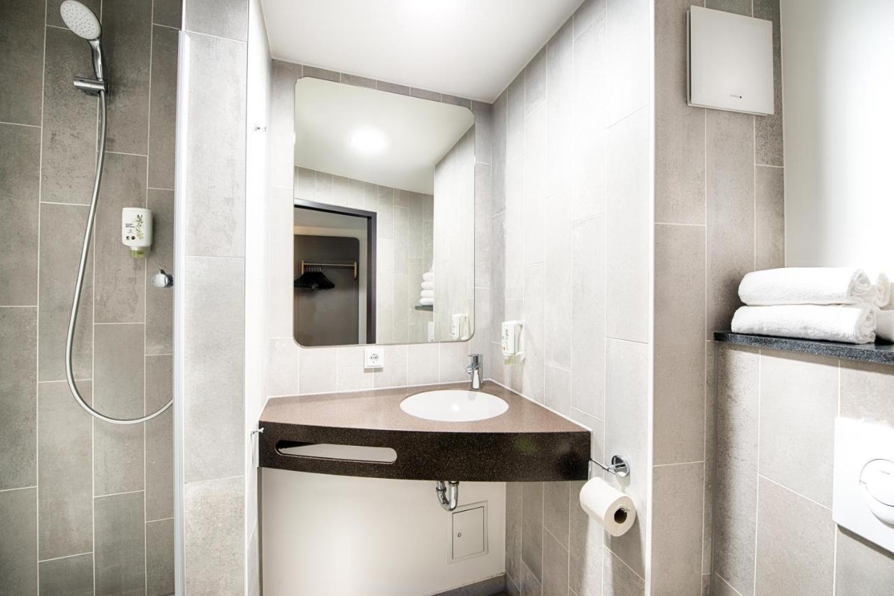 B&B Hotel Baden-Airpark Rheinmunster ภายนอก รูปภาพ